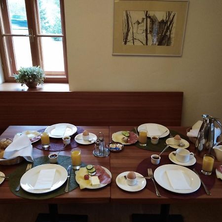 Gastehaus Schloss Bernau Hotel Fischlham Ngoại thất bức ảnh